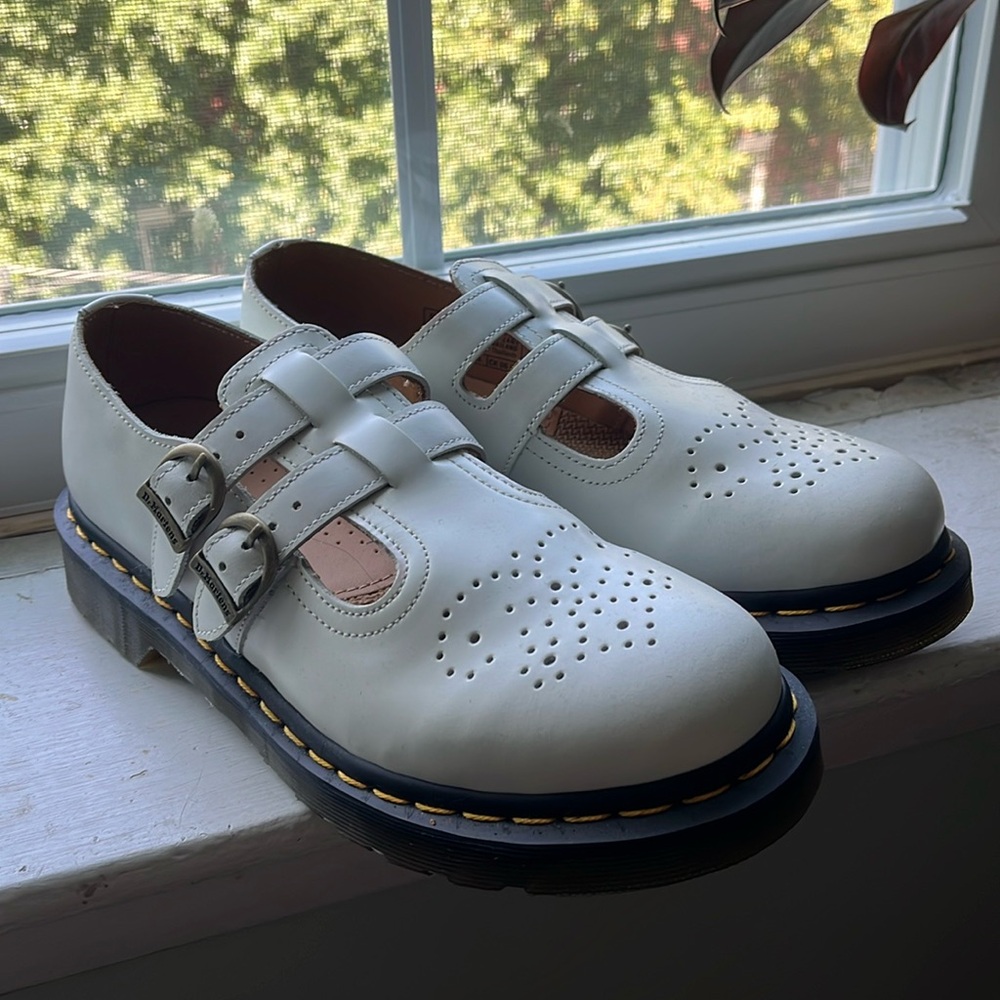 White Mary Jane Dr Martens! Sz 8